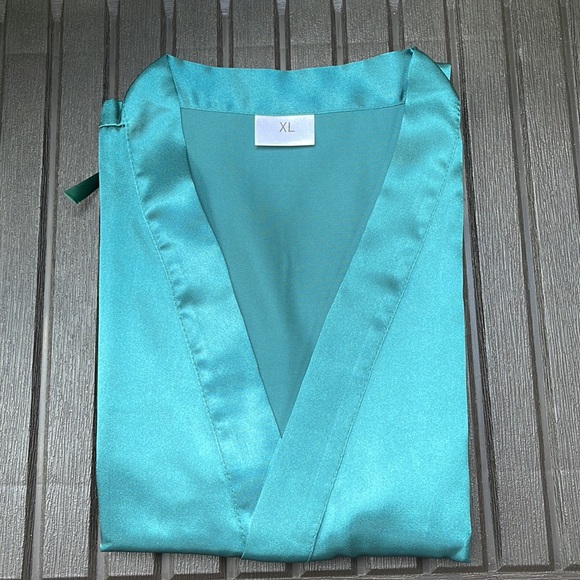 Women’s Green Satin Robe - Picture 2 of 14